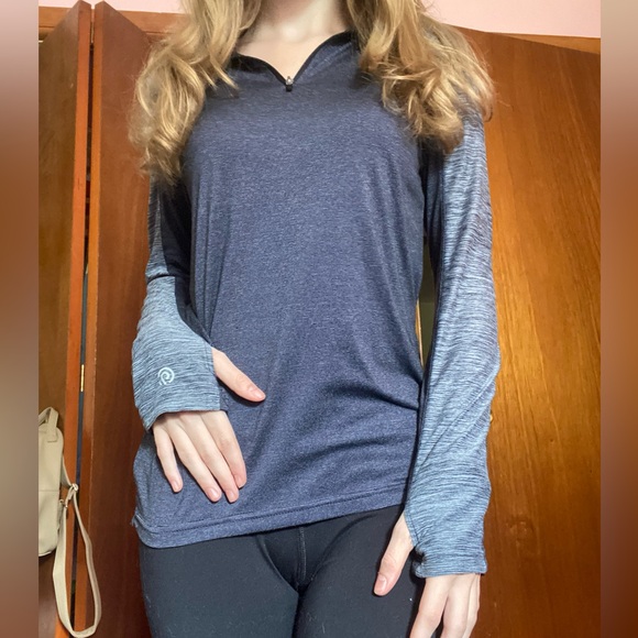 Champion Gray long-form shirt - Picture 4 of 5